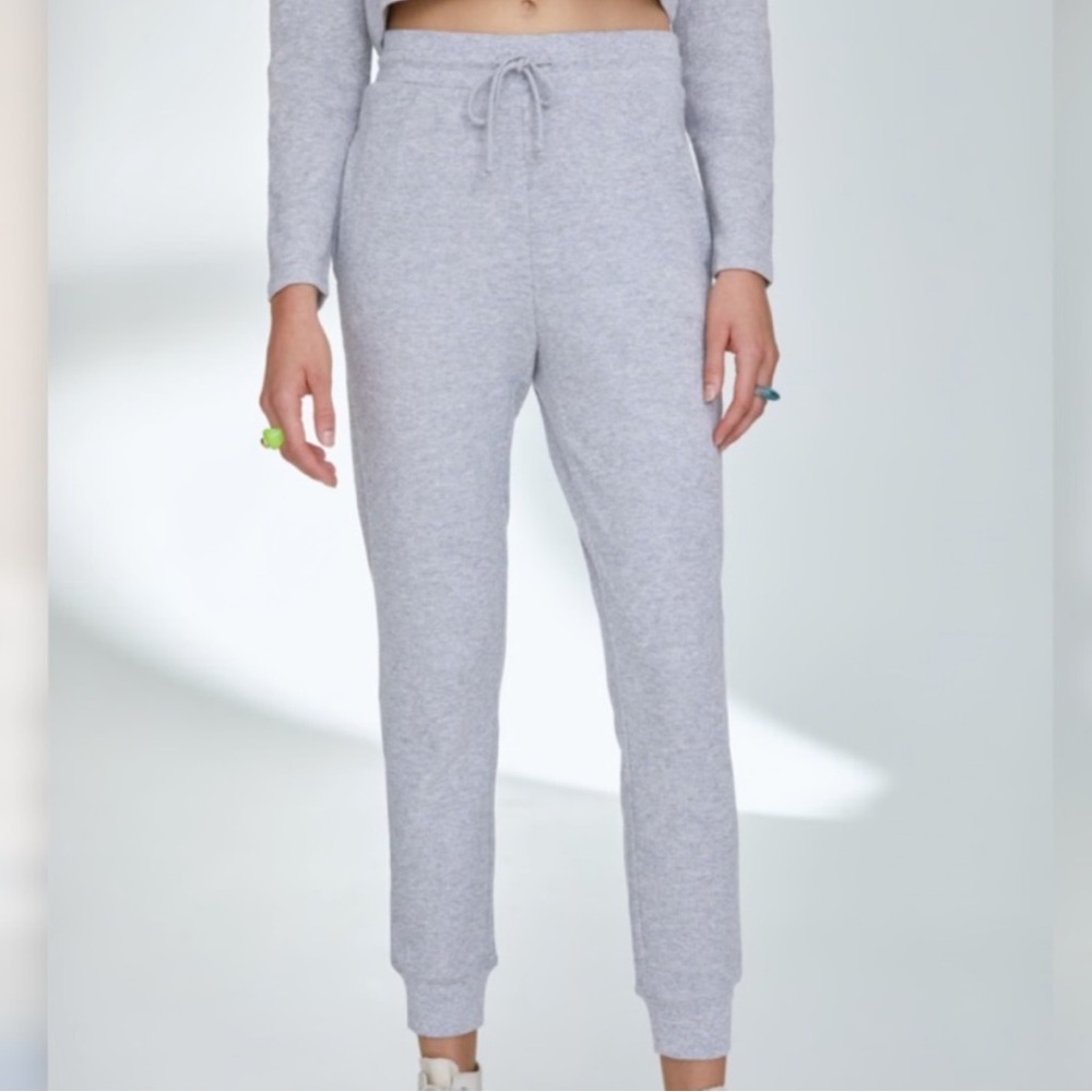Aritzia Sunday Best Heather Waffle Gray Joggers